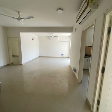 Room in 4 BHK Apartment at Emaar Emerald Floors, Sector 65 – for Rent