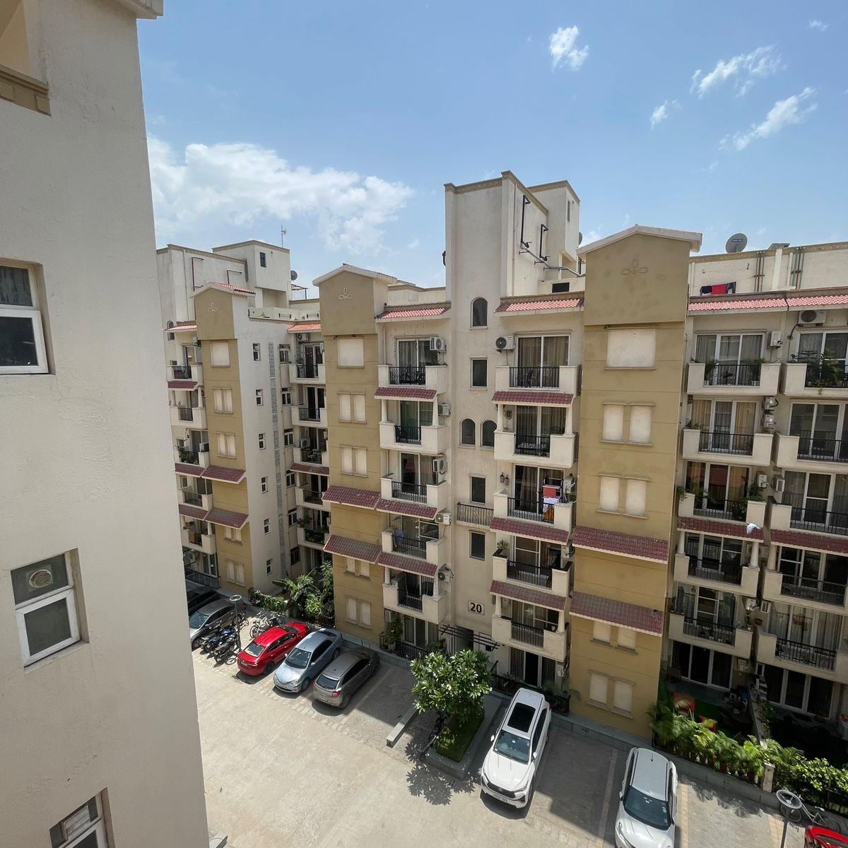 4 BHK + Servant Room,Study Room Apartment For Rent in Emaar Emerald Floors