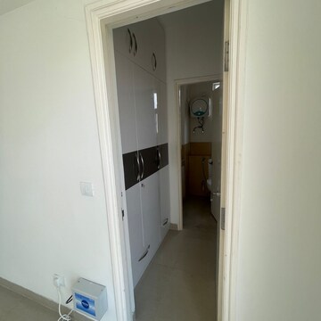 Building Lobby in 4 BHK Apartment at Emaar Emerald Floors, Sector 65 – for Rent