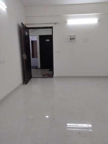 Master Bedroom in 3.5 BHK Apartment at Vatika City Homes, Sector 83 – for Rent