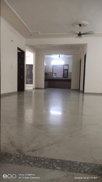 Room in 6 BHK Independent House at Eldeco Ananda, Sector 48 – for Sale