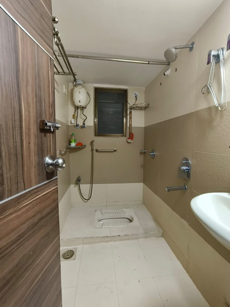 Bathroom, sanghvi-valley 2 Bedroom 1000 Sq.Ft. Apartment In Kalwa Thane 7877417