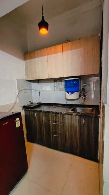 Master Bedroom in 1 RK Builder Floor at Minarch Tower, Sector 44 – for Rent