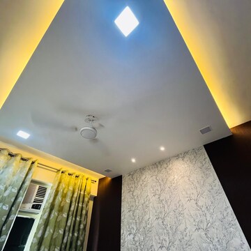 Room in 2 BHK Apartment at Suncity Avenue 76, Sector 76 – for Rent