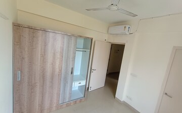 3.5 BHK Apartment For Rent in Emaar Emerald Estate, Sector 65