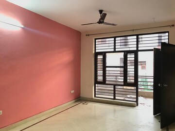 Room in 2 BHK Apartment at Sadbhawna Apartment, Sector 46 – for Rent