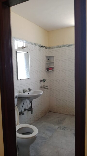 Bathroom in 2 BHK Apartment at Sadbhawna Apartment, Sector 46 – for Rent
