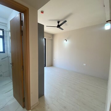 Room in 2 BHK Apartment at M3M Skywalk, Sector 74 – for Rent
