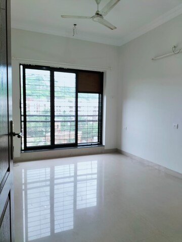 2 BHK Apartment For Rent in K Raheja Heights, Malad East