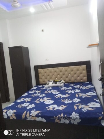Master Bedroom in 1 RK Builder Floor at Vipul Square, Sushant Lok I – for Rent