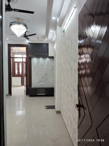 Room in 2.5 BHK Apartment at Sector 137 – for Sale