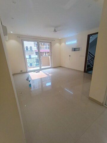 Living Room in 3.5 BHK Apartment at Emaar Emerald Floors, Sector 65 – for Rent