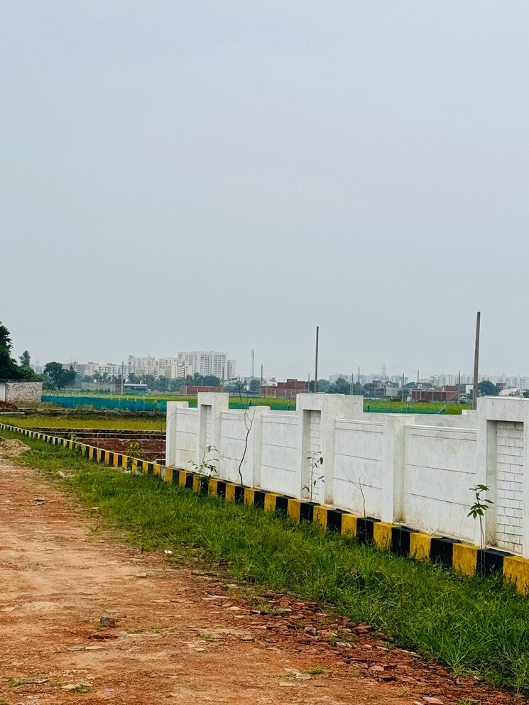 undefined, sector 16b greater noida  134 Sq.Yd. Plot In Sector 16b Greater Noida Greater Noida 7877470