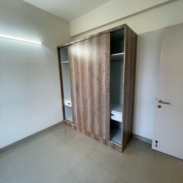 Room in 2.5 BHK Apartment at Shree Vardhman Victoria, Palda Dhaani – for Rent