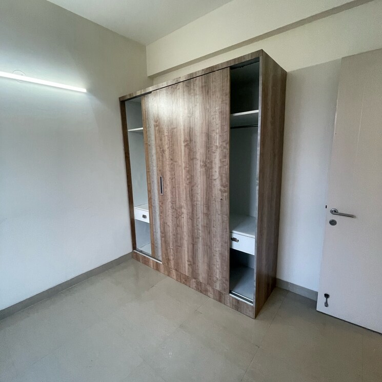 Room, shree-vardhman-victoria 2.5 Bedroom 1500 Sq.Ft. Apartment In Palda Dhaani Gurgaon 7877555