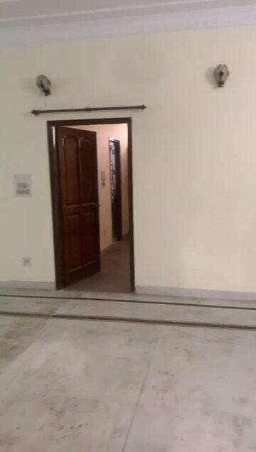 Room in 3.5 BHK Independent House at Kriti CGHS, Sector 21c – for Rent