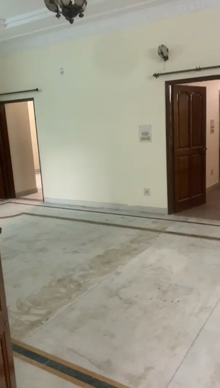 Room, kriti-cghs 3.5 Bedroom 2400 Sq.Ft. Independent House In Sector 21c Faridabad 7877639