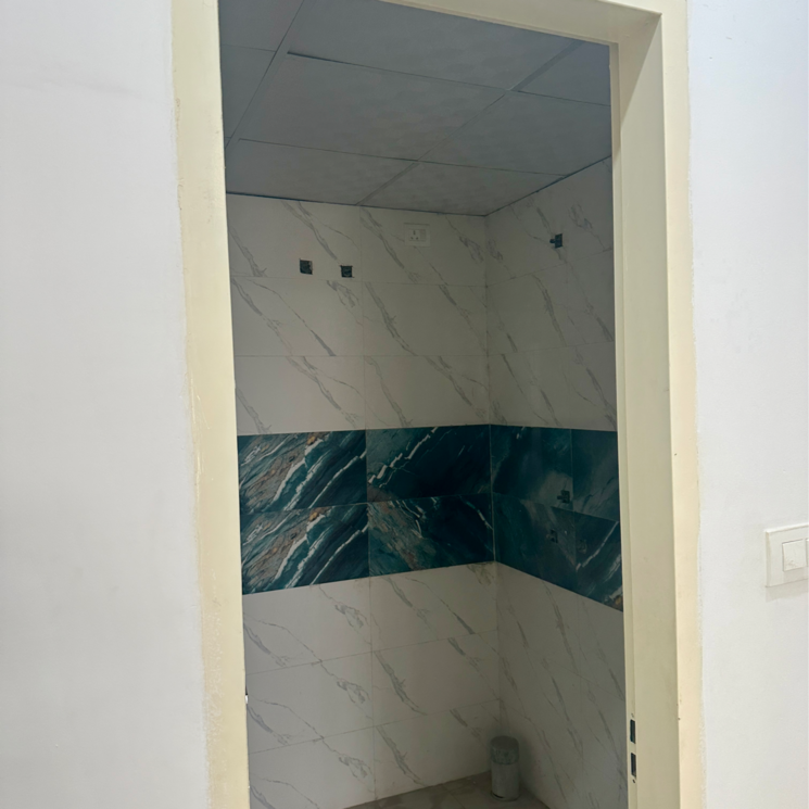 Bathroom, sector 10 greater noida 3.5 Bedroom 91 Sq.Yd. Villa In Sector 10 Greater Noida Greater Noida 7877630