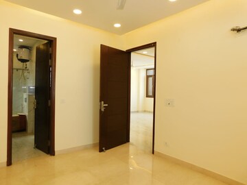Room in 2 BHK Builder Floor at Neb Sarai – for Rent