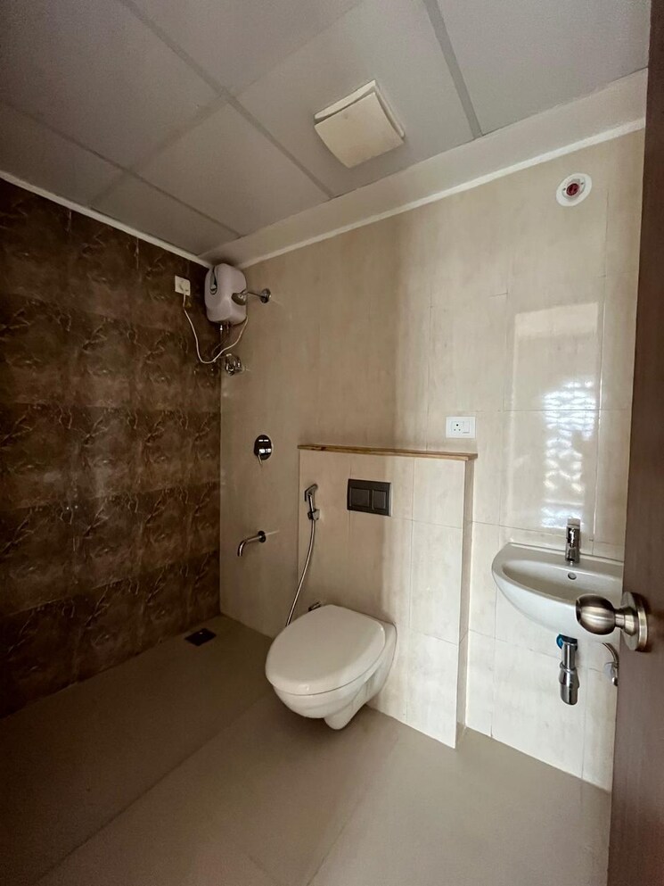 Bathroom, lodha-palava-city 2 Bedroom 743 Sq.Ft. Apartment In Dombivli East Thane 7877726