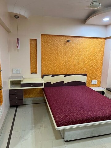 Master Bedroom in 2 BHK Apartment at Shagun CHS, Malad East – for Rent