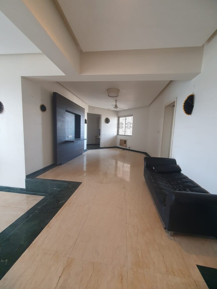 Living Room, hiranandani-gardens-odyssey-i-ii 4 Bedroom 3525 Sq.Ft. Apartment In Powai Mumbai 7877738