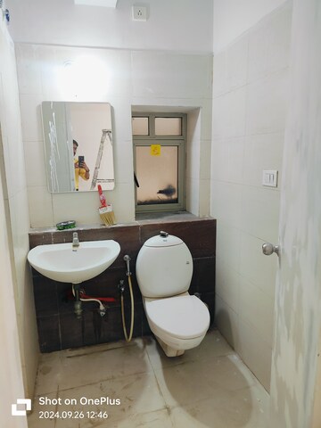 Bathroom in 1 RK Builder Floor at Suncity Township Gurgaon, Sector 54 – for Rent