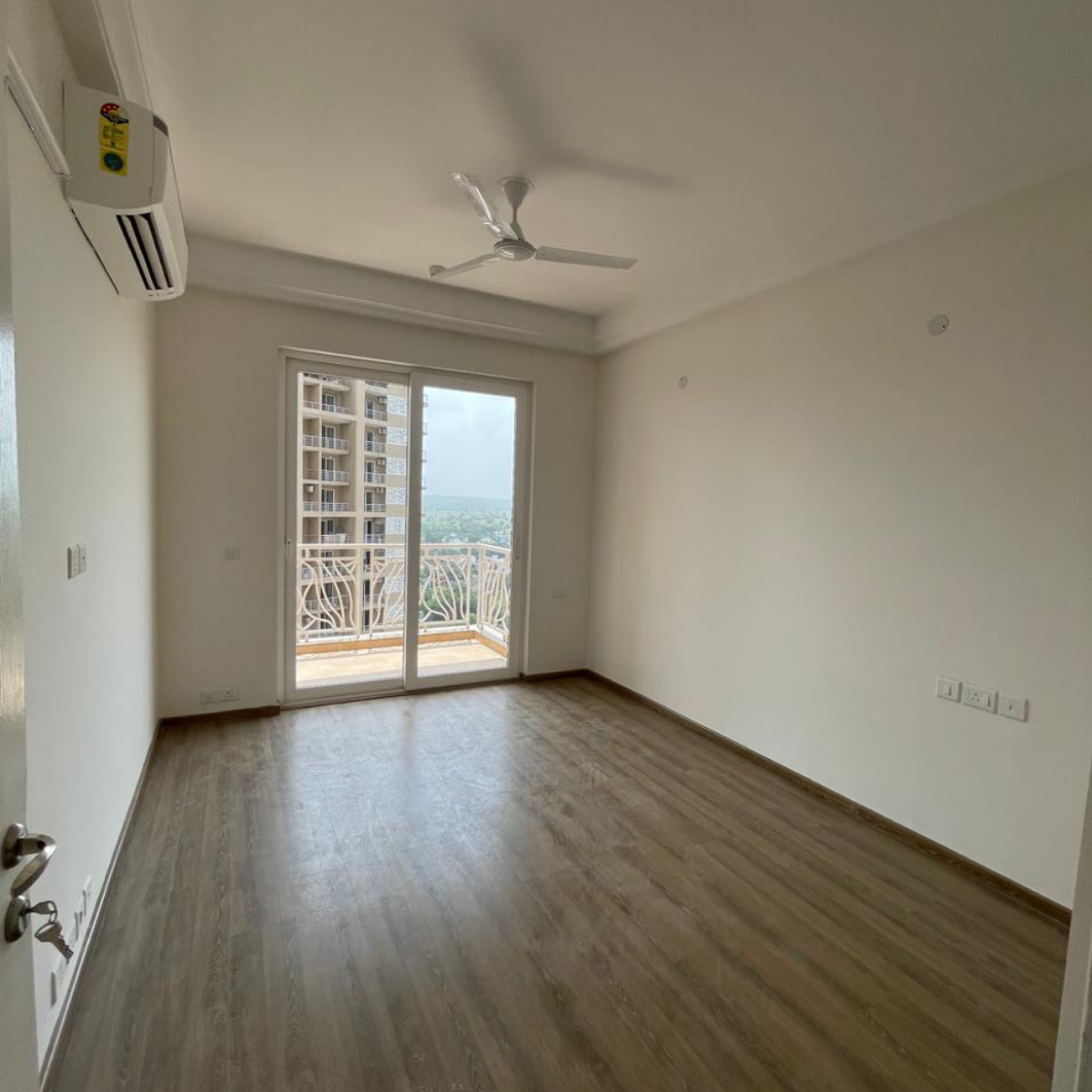 2 BHK + Pooja Room Apartment For Rent in Ireo The Corridors