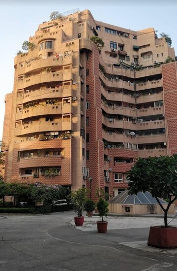 2 BHK Apartment For Rent in Unitech Heritage City, Sector 25