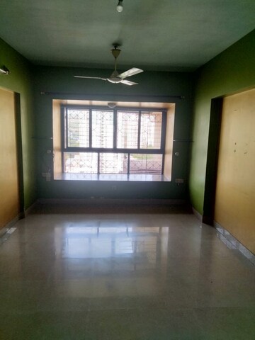 Room in 2 BHK Apartment at Lokhandwala Whispering Palms, Kandivali East – for Rent