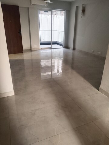 Room in 3 BHK Builder Floor at Signature Global City, Sector 37d – for Sale