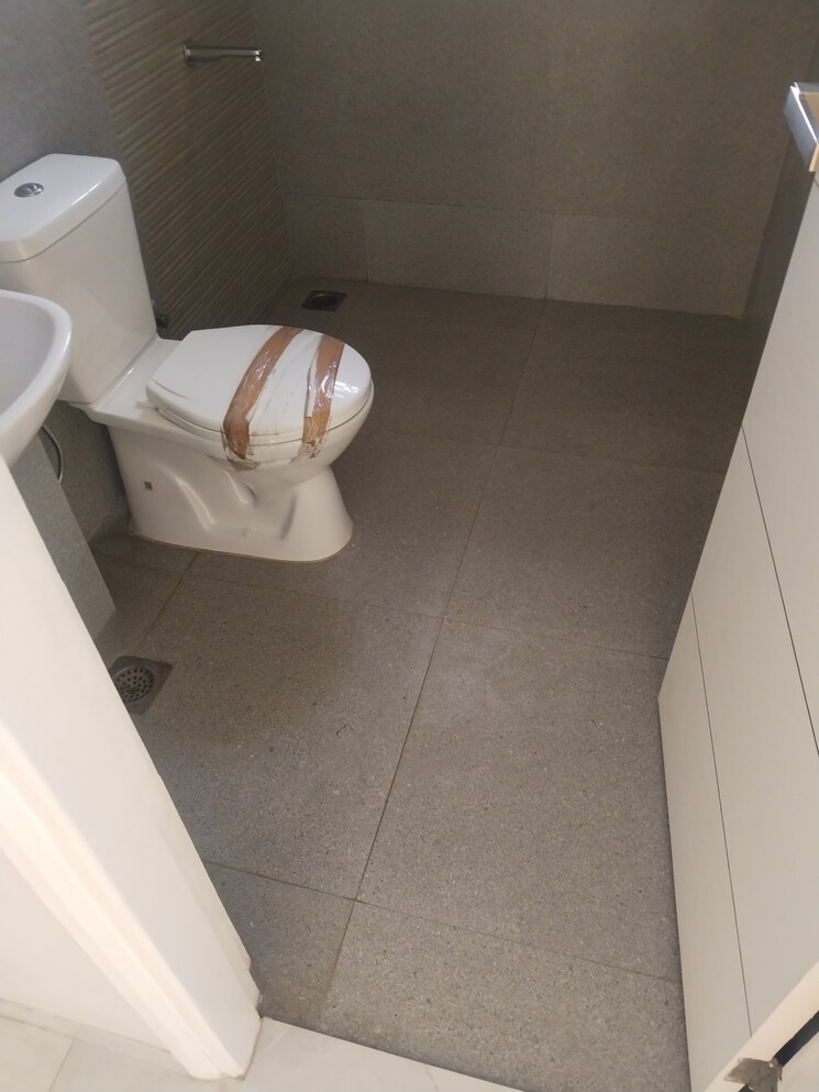 Bathroom, signature-global-city 3 Bedroom 1458 Sq.Ft. Builder Floor In Sector 37d Gurgaon 7878508