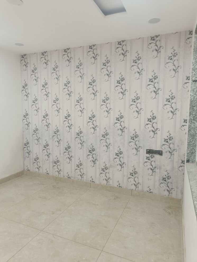 Room, burari 3 Bedroom 120 Sq.Yd. Builder Floor In Burari Delhi 7878663