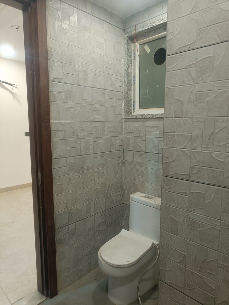 Bathroom, burari 3 Bedroom 120 Sq.Yd. Builder Floor In Burari Delhi 7878663