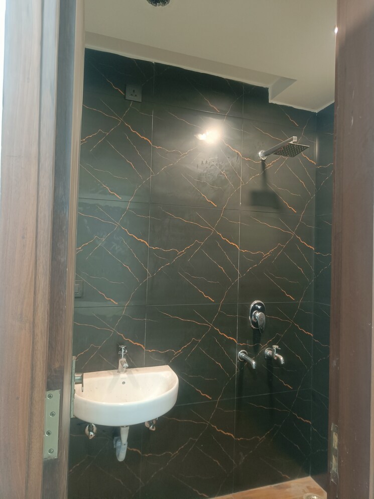 Bathroom, burari 3 Bedroom 120 Sq.Yd. Builder Floor In Burari Delhi 7878663