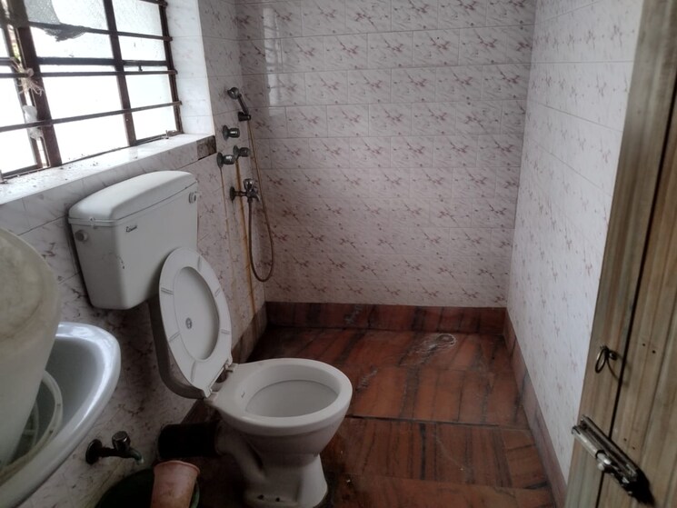 Bathroom, behala chowrasta 5 Bedroom 2200 Sq.Ft. Independent House In Behala Chowrasta Kolkata 7876943