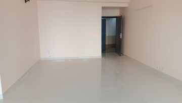 Room in 3.5 BHK Apartment at Eldeco Aamantran, Sector 119 – for Rent