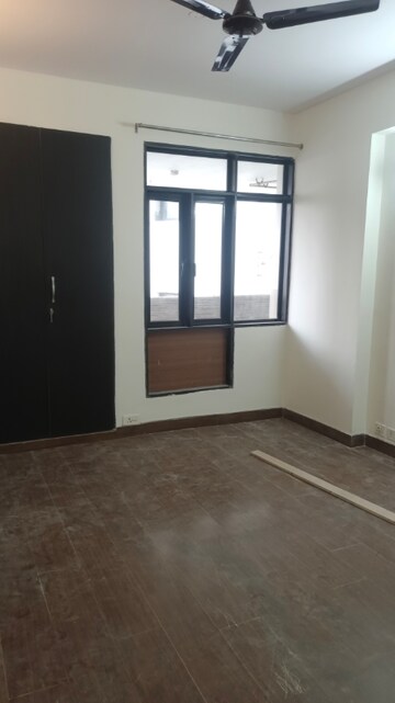 Master Bedroom in 3.5 BHK Apartment at Eldeco Aamantran, Sector 119 – for Rent