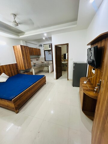 Room in 1 RK Apartment at DLF Pink Town House, Dlf City Phase 3 – for Rent
