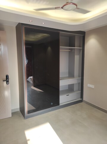 Furnished Amenities in 3 BHK Builder Floor at Sector 51 – for Rent