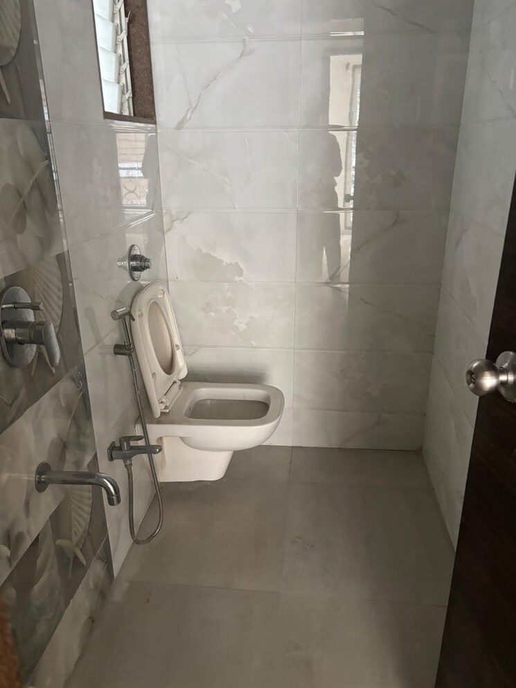 Bathroom, chamunda-kesar-paradise 2 Bedroom 1220 Sq.Ft. Apartment In Seawoods Navi Mumbai 7879493