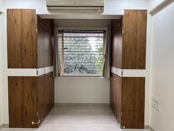 Room in 1 BHK Apartment at Santacruz West – for Rent