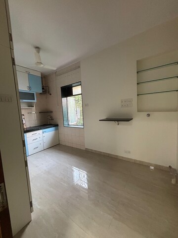 Room in 1 BHK Apartment at Santacruz West – for Rent