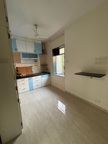 Room in 1 BHK Apartment at Santacruz West – for Rent