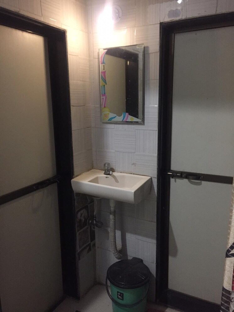 Bathroom, kashish-park-apartment 2 Bedroom 606 Sq.Ft. Apartment In Lal Bahadur Shastri Road Thane 7879563