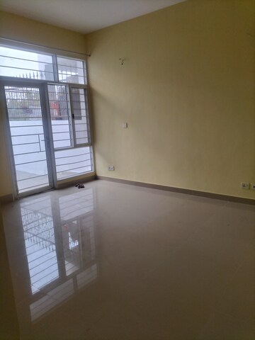 Room in 2 BHK Independent House at Sushant Golf City – for Rent
