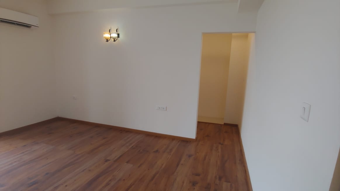 3 BHK + Servant Room Apartment For Sale in Ambika Florence Park