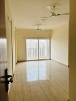 3.5 BHK + Pooja Room,Servant Room 1700 Sq.Ft. Apartment in Amrapali Centurian Park