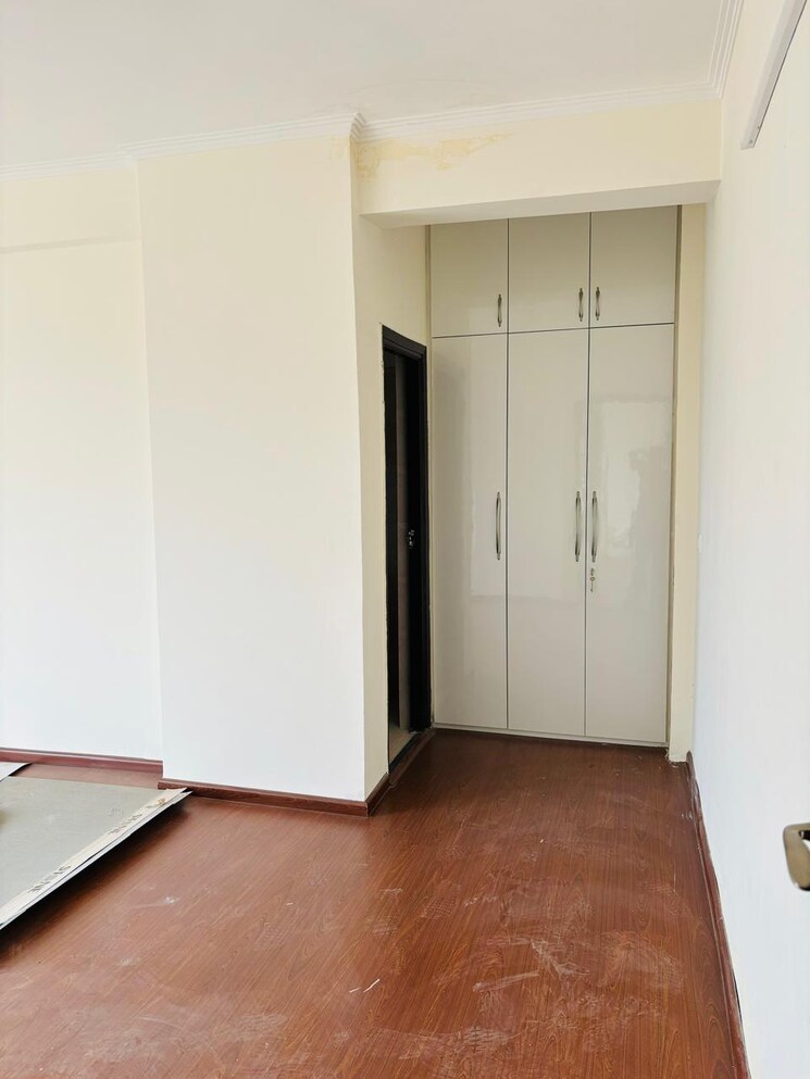 Room, amrapali-centurian-park 3.5 Bedroom 1700 Sq.Ft. Apartment In Tech Zone 4 Greater Noida Greater Noida 7879974