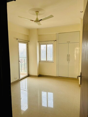 Master Bedroom in 3.5 BHK Apartment at Amrapali Centurian Park, Tech Zone 4 Greater Noida – for Sale